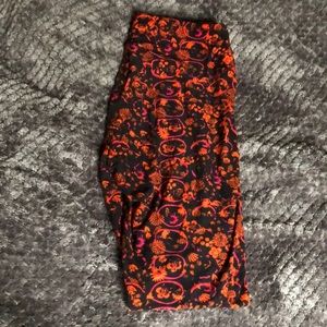 Lularoe OS Leggings + free item (read descript)